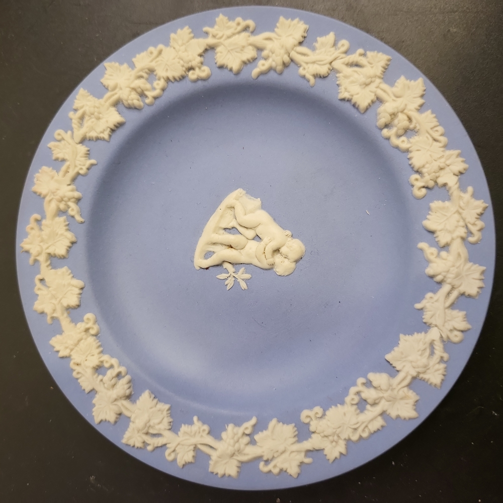 Vintage Wedgwood Porcelain Trinket Dish 4.5"  #1 - Picture 4 of 7